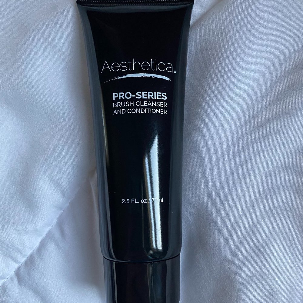 Aesthetica Pro Series Brush Cleanser/Conditioner